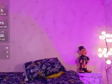 Innocenthazel  live sex cam