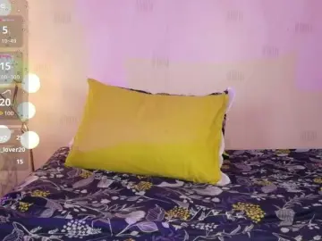 Innocenthazel  live sex cam