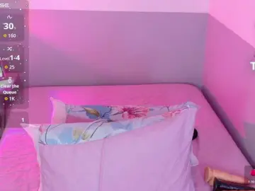 Innocenthazel  live sex cam