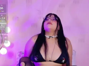 Innocenthazel  live sex cam