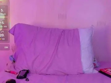 Innocenthazel  live sex cam