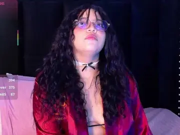 Innocenthazel  live sex cam