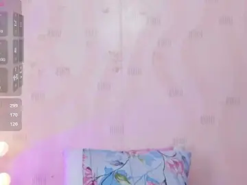 Innocenthazel  live sex cam