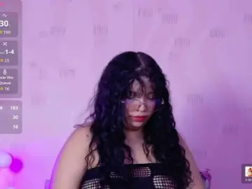 Innocenthazel  live sex cam