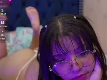 Innocenthazel  live sex cam