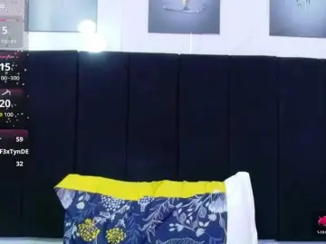 Innocenthazel  live sex cam
