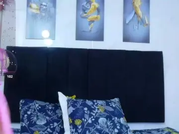 Innocenthazel  live sex cam