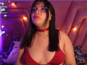 Innocenthazel  live sex cam