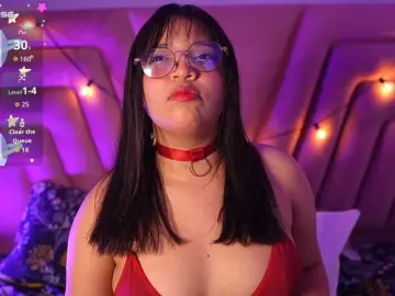 Innocenthazel  live sex cam