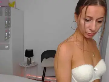 Miralunaonly  live sex cam