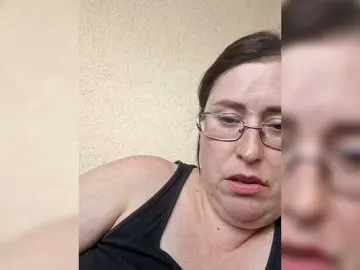 Loriktwinss  live sex cam
