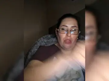 Loriktwinss  live sex cam