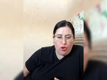 Loriktwinss  live sex cam