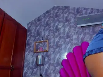 EMMAPARIS  live sex cam