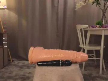 KarenLowe  live sex cam