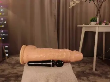 KarenLowe  live sex cam
