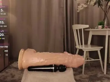 KarenLowe  live sex cam