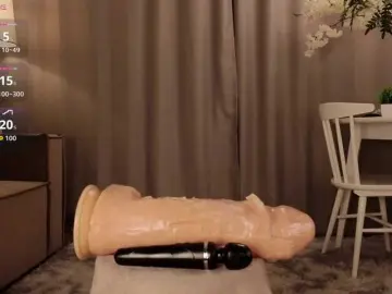 KarenLowe  live sex cam