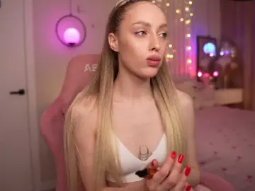 MilaLuxury  live sex cam