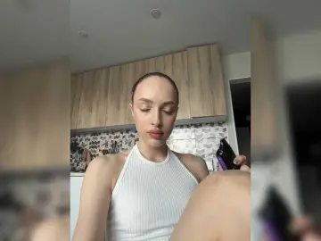 MilaLuxury  live sex cam
