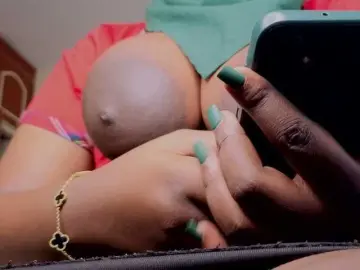 Bigzonroe24  live sex cam