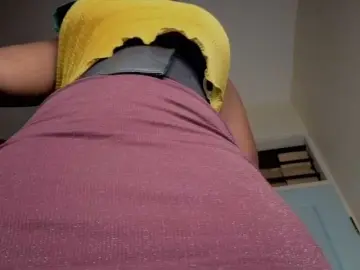 Bigzonroe24  live sex cam