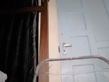 Bigzonroe24  live sex cam