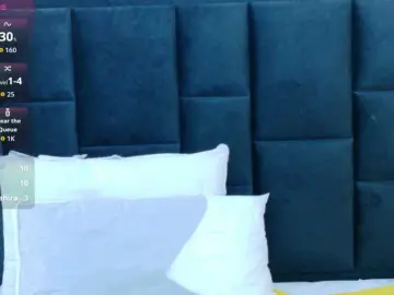 Daddysneakin  live sex cam