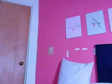 Daddysneakin  live sex cam