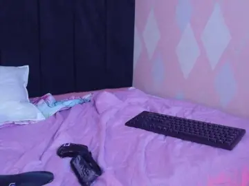 Daddysneakin  live sex cam