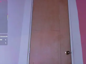 Daddysneakin  live sex cam