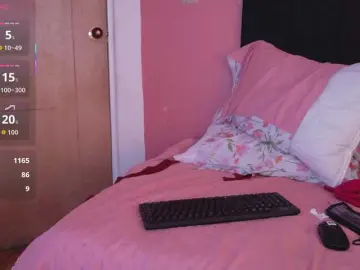 Daddysneakin  live sex cam