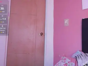 Daddysneakin  live sex cam