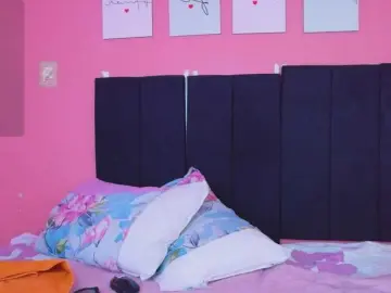 Daddysneakin  live sex cam