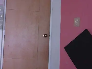 Daddysneakin  live sex cam