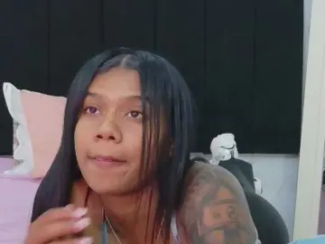 Daddysneakin  live sex cam
