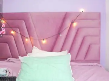 Daddysneakin  live sex cam
