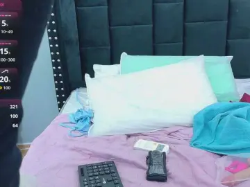Daddysneakin  live sex cam