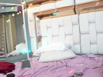 Daddysneakin  live sex cam