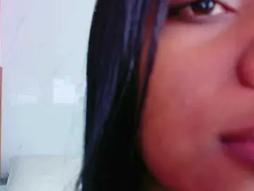 Daddysneakin  live sex cam