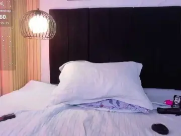 Daddysneakin  live sex cam