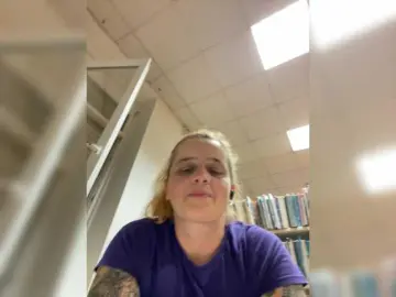 Aurora-Quinn69  live sex cam