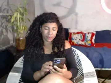 Bellacrespa  live sex cam