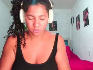 Bellacrespa  live sex cam