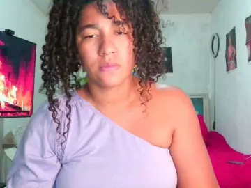 Bellacrespa  live sex cam