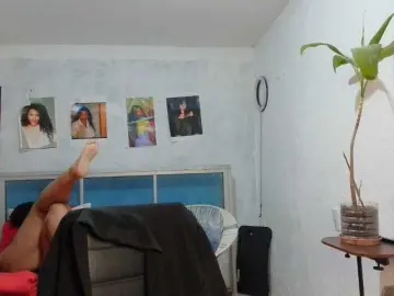 Bellacrespa  live sex cam