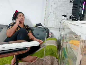 Bellacrespa  live sex cam