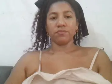 Bellacrespa  live sex cam