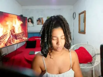 Bellacrespa  live sex cam