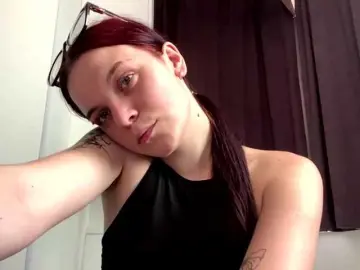 GeneviveRozman  live sex cam